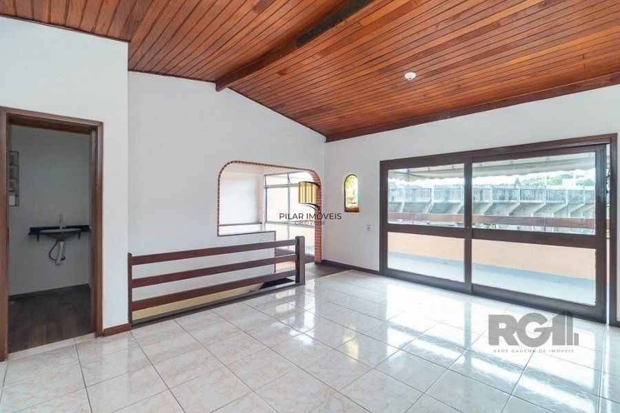 Excelente cobertura de 211m² com 3 dormitórios e 1 vaga.