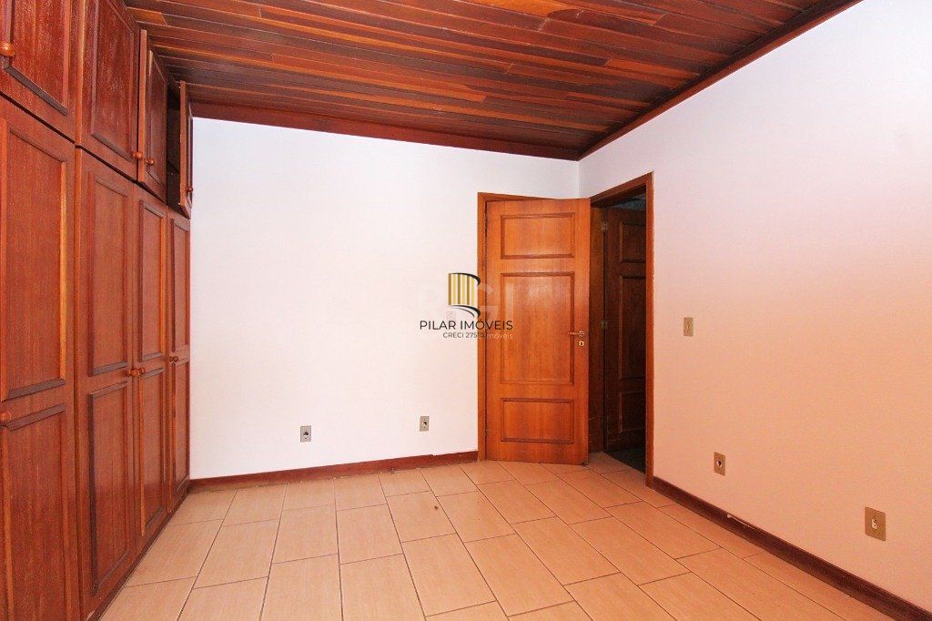 Casa para Venda - 840m², 7 dormitórios, sendo 3 suites, 8 vagas - Medianeira