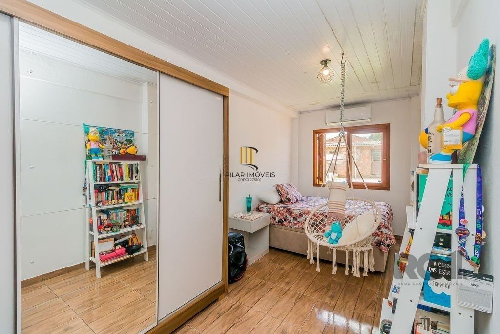 Casa de 2 dormitórios com 98m² no Bairro Lomba do Pinheiro