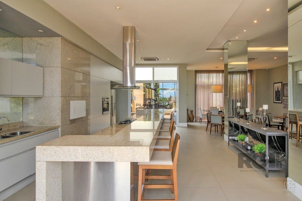 Apartamento com 3 suítes e 161m² à venda em Petrópolis, Porto Alegre.