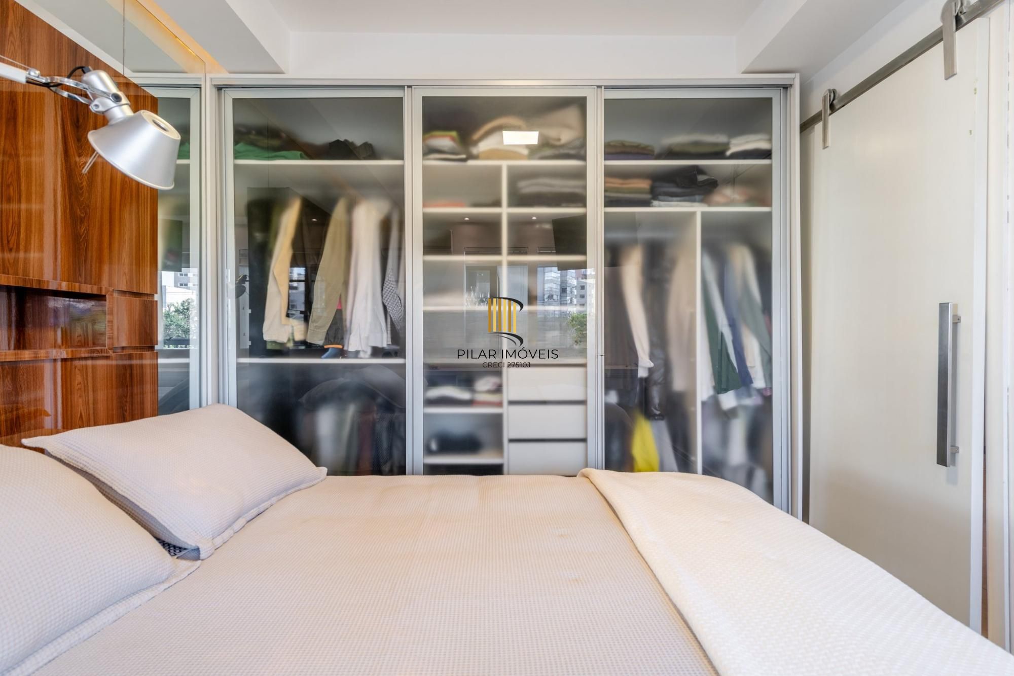 Apartamento de 1 dormitório á venda em Três Figueiras, Porto Alegre.