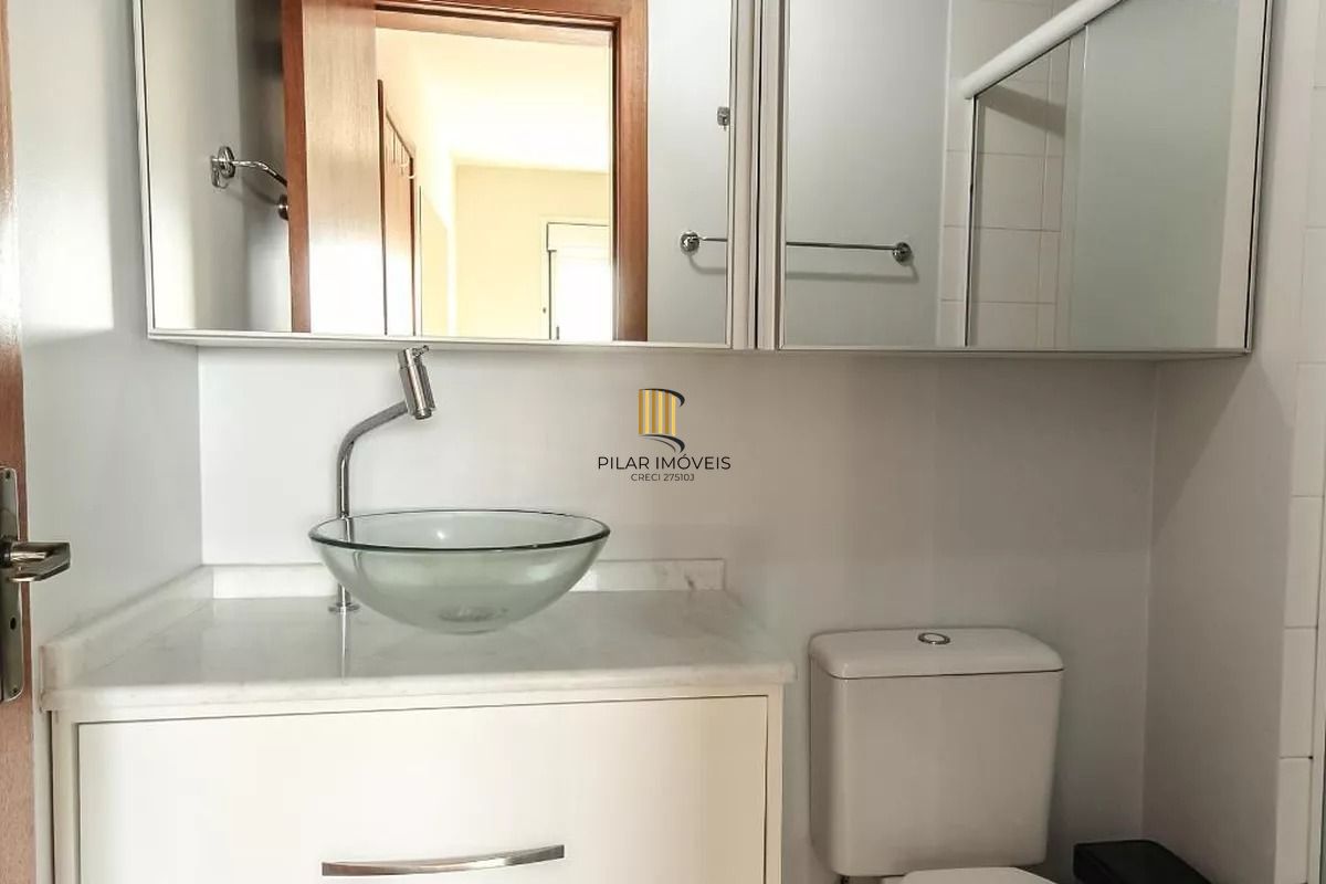 Apartamento de  01 dormitorio com vaga de garagem na Azenha - Porto alegre.