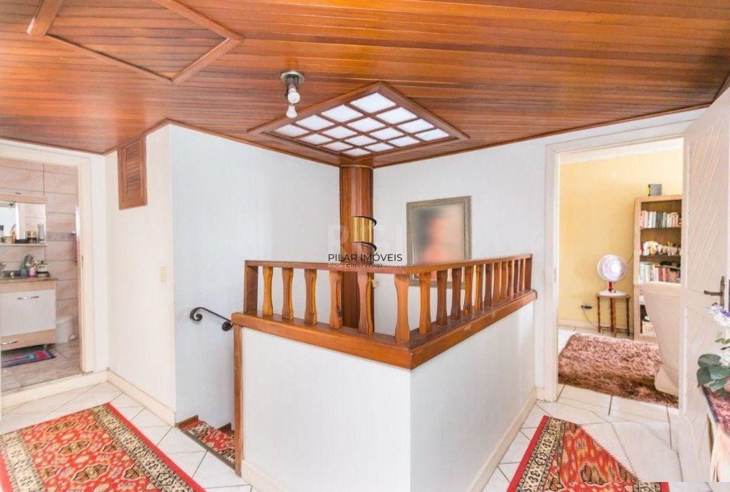 Casa para Venda - 258m², 3 dormitórios, sendo 1 suites, 4 vagas - Teresópolis