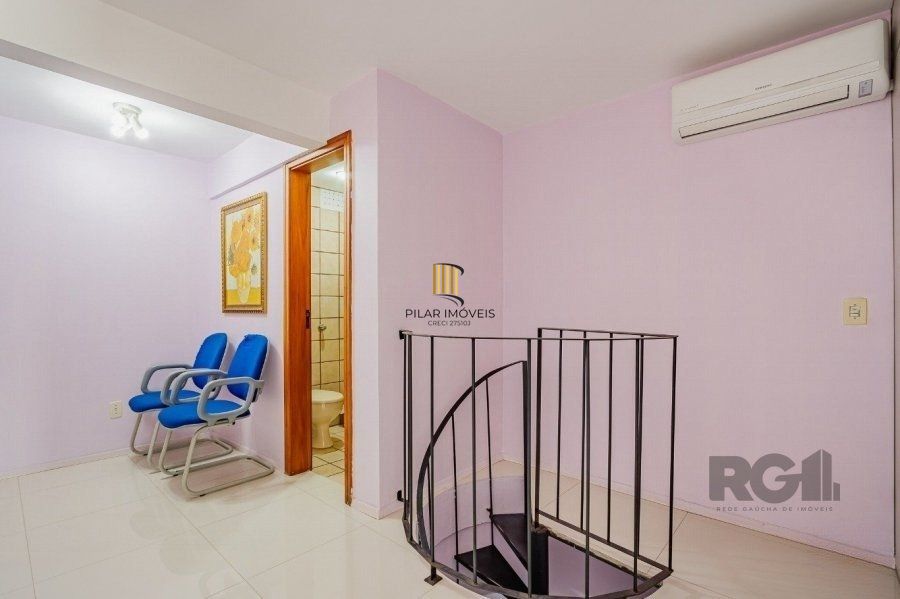 Excelente cobertura comercial de 79m² com 2 banheiros.