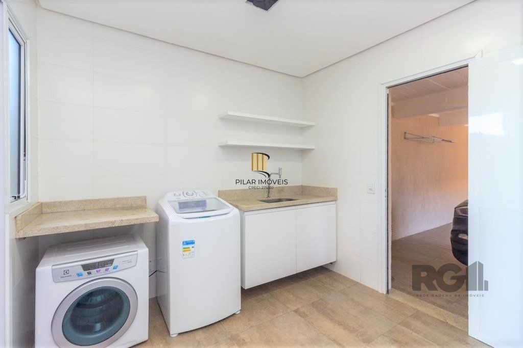 Casa de 380m², bairro Guarujá