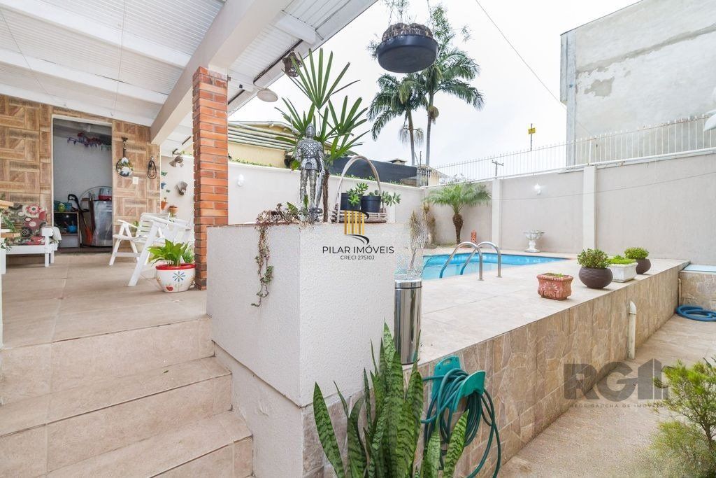 Casa 4 dormitórios no bairro Espírito Santo