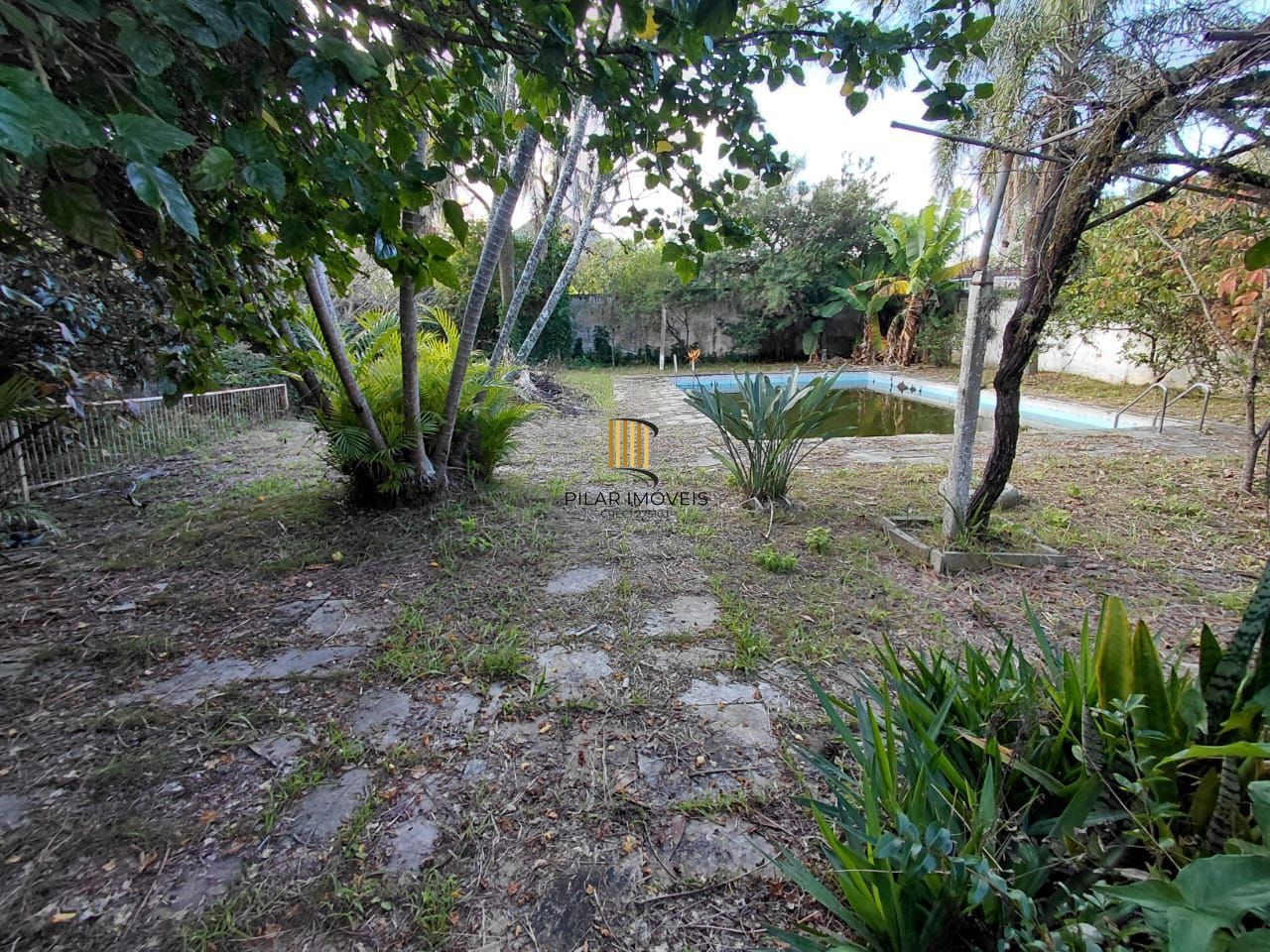 Ampla casa com pátio Bairro Teresópolis