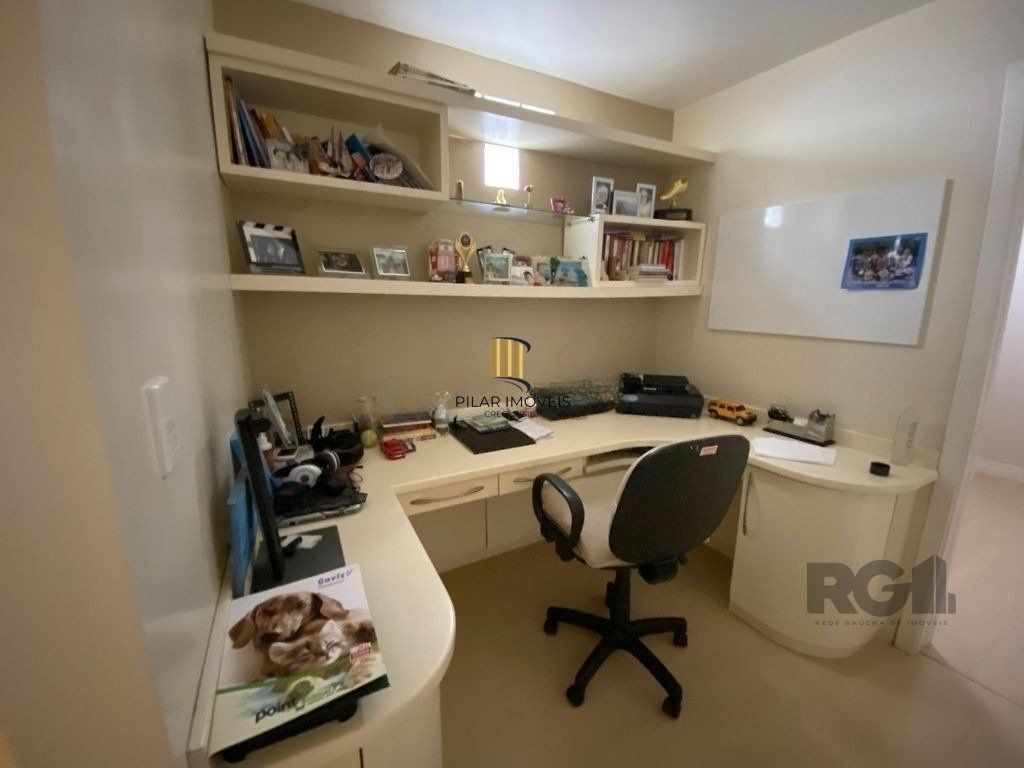 Casa de 5 dormitórios, bairro Jardim Floresta
