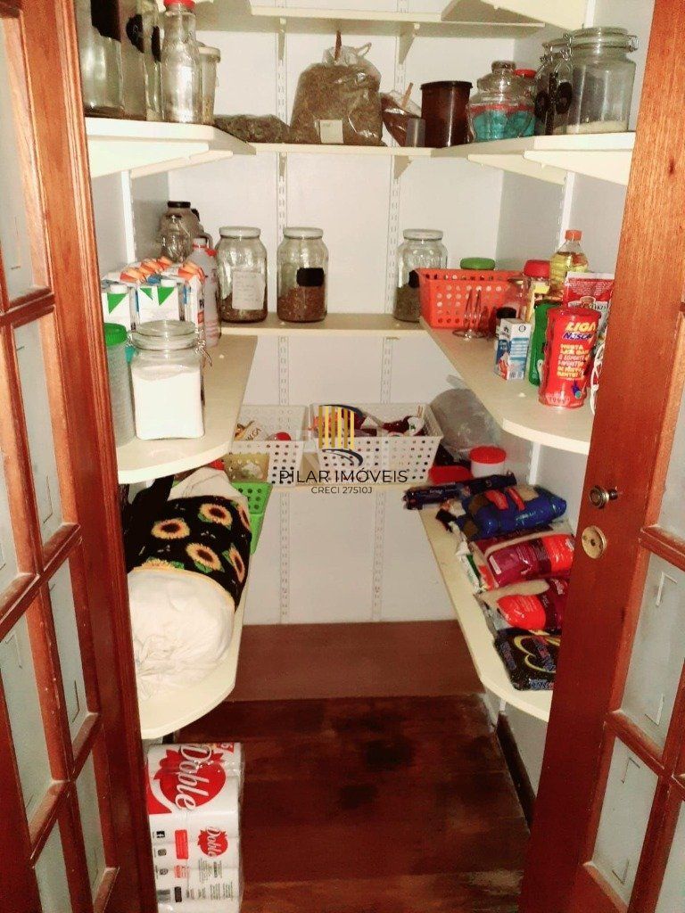 Casa para Venda - 260m², 4 dormitórios, sendo 1 suites, 4 vagas - Nonoai