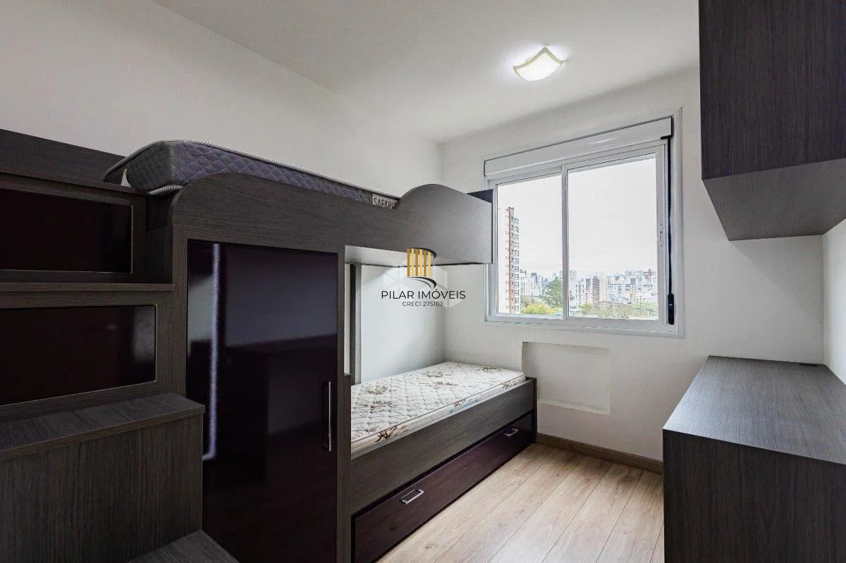 Apartamento 2 dormitórios com 1 suíte no bairro Passo D'areia em Porto Alegre.