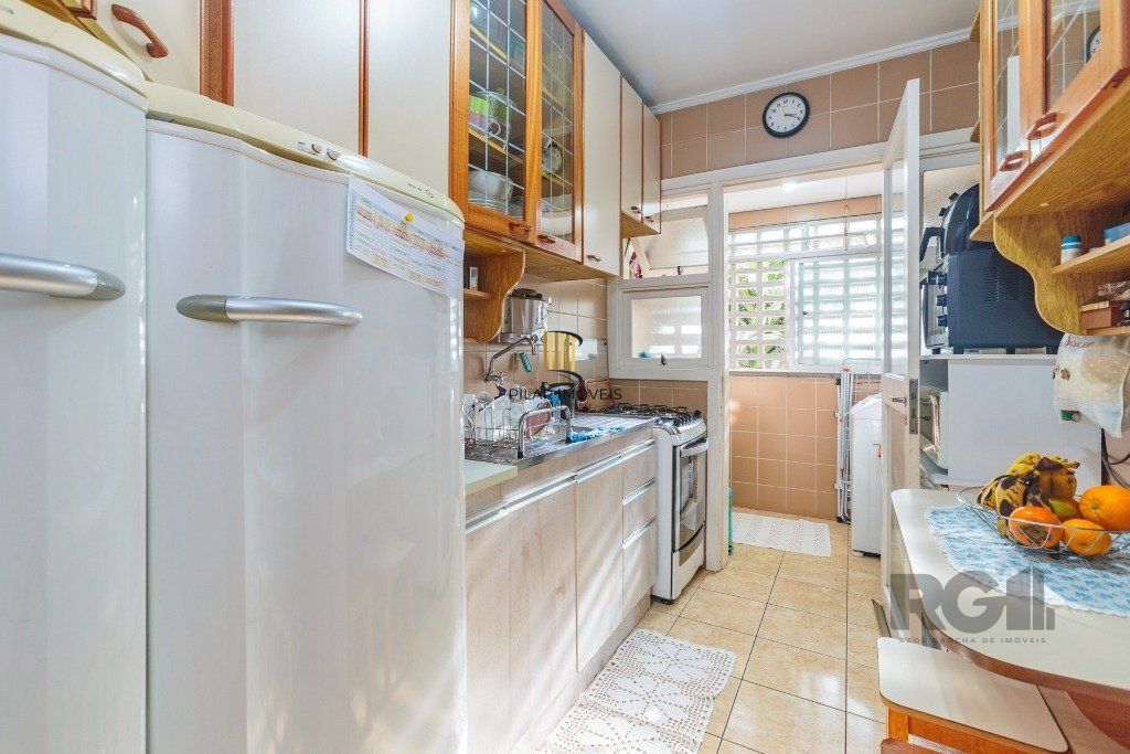 Apartamento 2 dormitórios  com 1 vaga no bairro Teresópolis em Porto Alegre