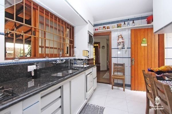 Excelente casa de 189m² com 3 dormitórios.