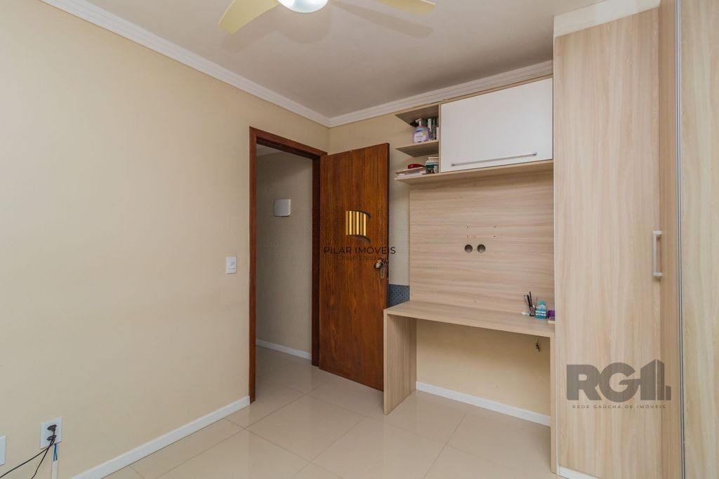 Casa de 3 dormitórios no bairro Guarujá