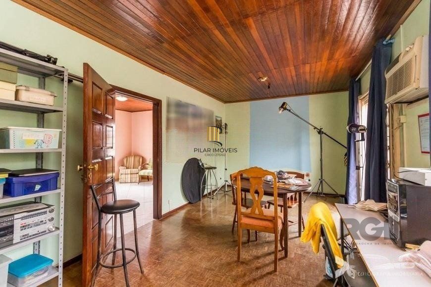 CASA PRÓXIMA AO PONTAL, com 5 vagas, 3 dormitórios!