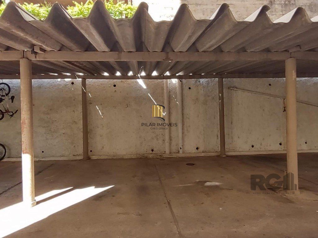 Apartamento semi mobiliado, 67m², 2 dormitórios, 1 vaga no bairro Petrópolis