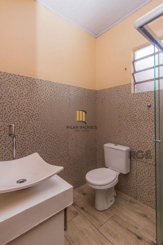 Casa de 5 dormitórios no bairro Sarandi