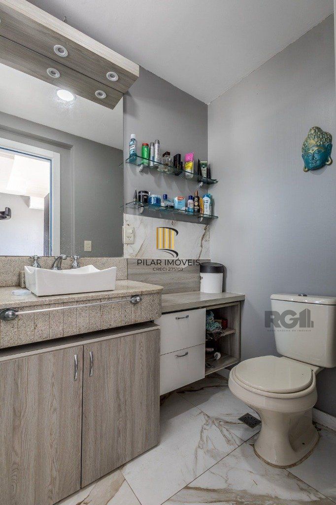 Apartamento de 2 dormitórios no bairro Azenha