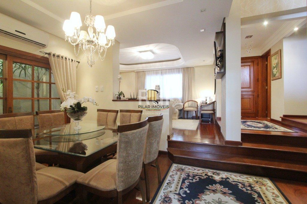 Casa para Venda - 250m², 3 dormitórios, sendo 1 suites, Teresópolis
