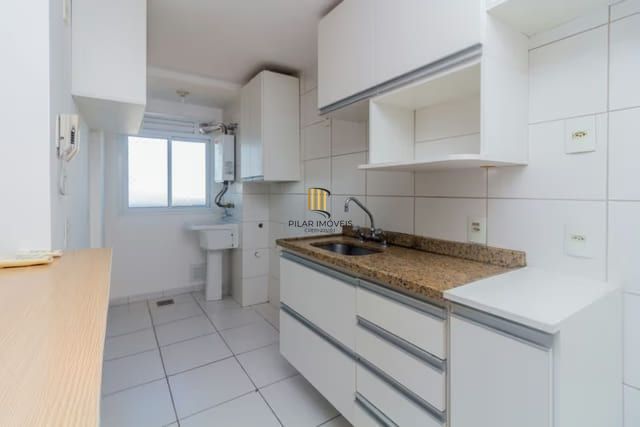 Apartamento de 2 dormitórios à venda em São Geraldo, Porto Alegre.