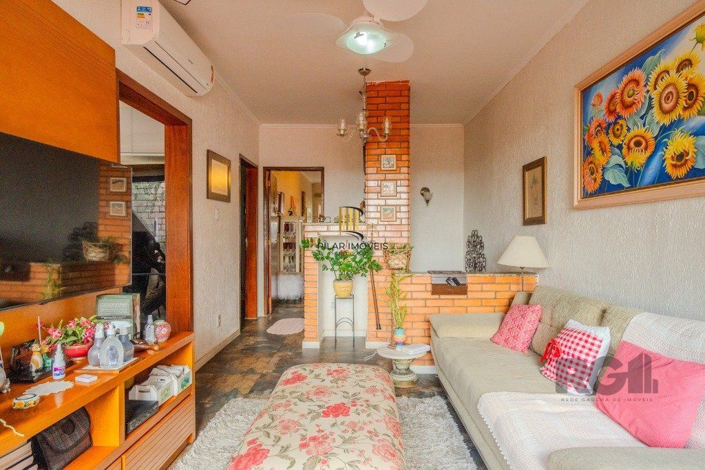 Casa 3 dormitórios no bairro Medianeira