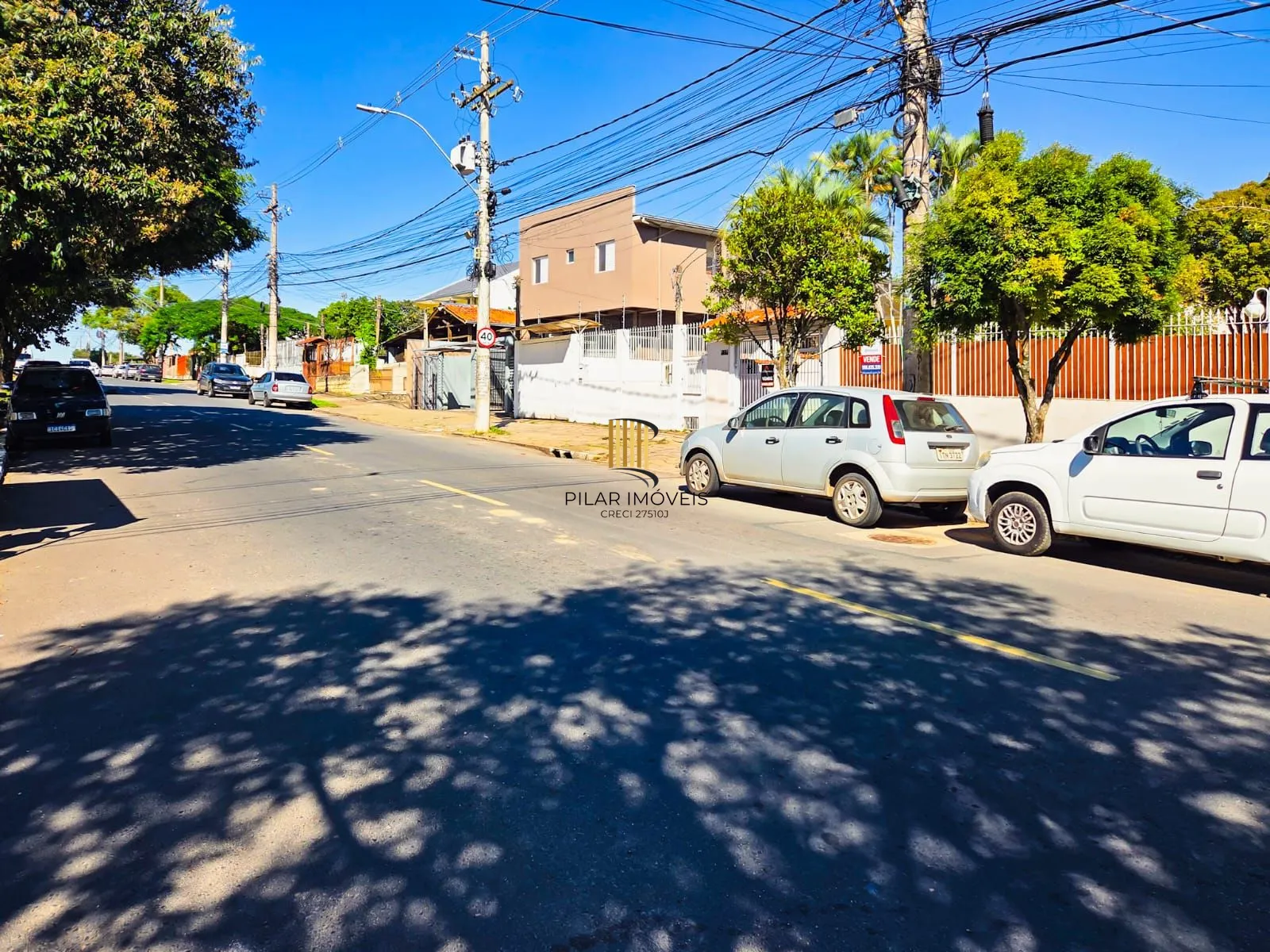 A VENDA, SOBRADO EM CONDOMÍNIO, NA AV. ATILIO SUPERTI 600.  *NÃO ACEITA FINANCIAMENTO*.