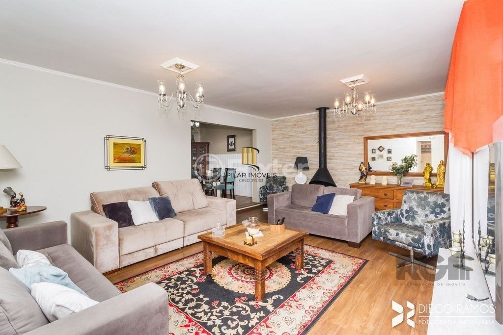 Casa 4 dormitórios no bairro Espírito Santo