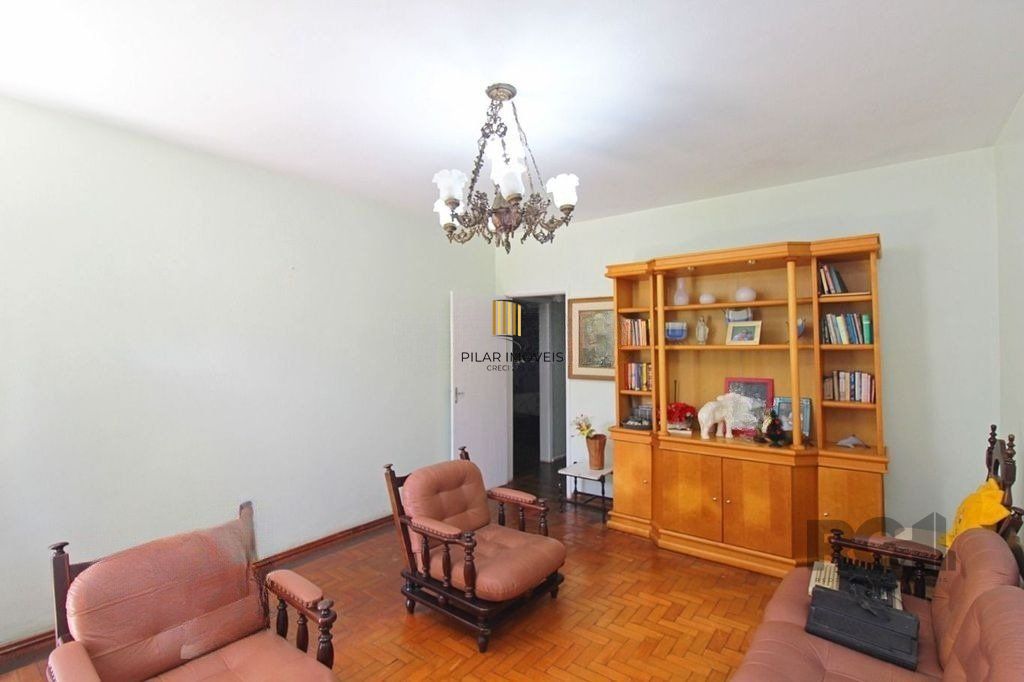 Casa à venda na Rua Marechal Mesquita, no bairro Teresópolis.
