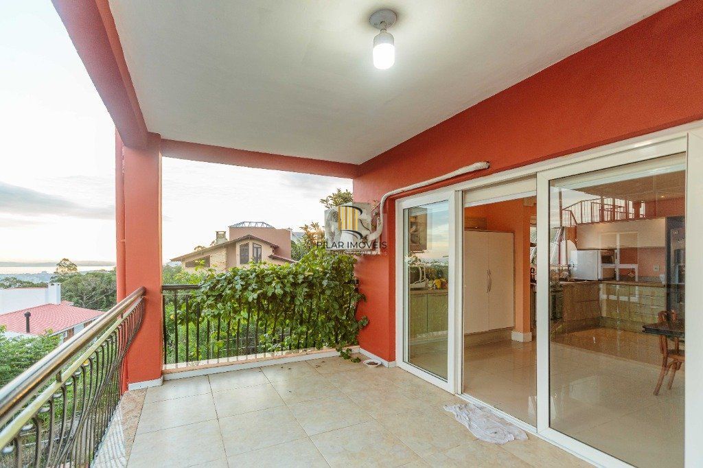 Casa de 498m², bairro Teresópolis