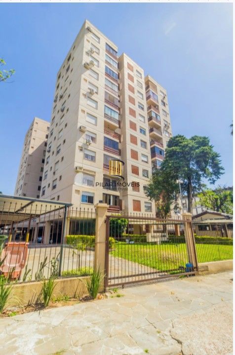 Apartamento de 2 dormitórios com vaga de garagem coberta e escriturada no Bairro Glória – Porto Alegre.