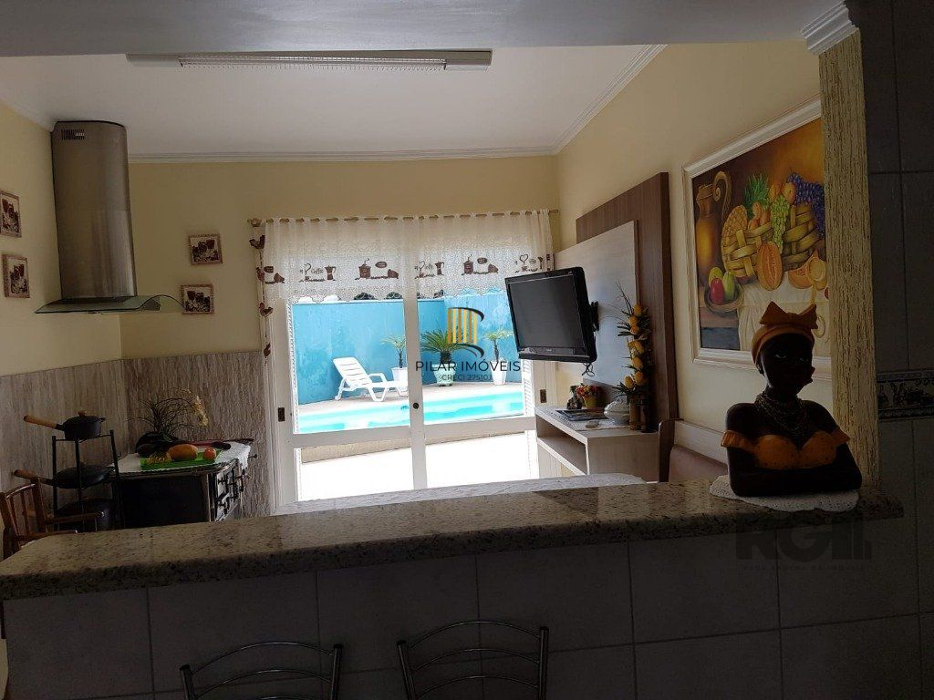 Casa 4 dormitórios no bairro Centenário