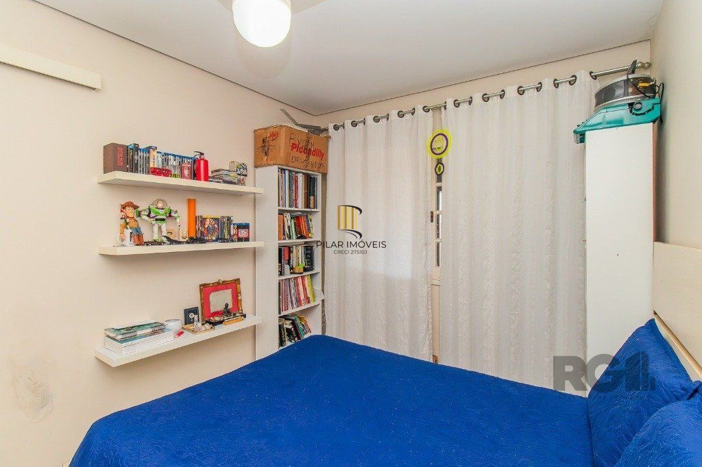 Casa com 4 dormitórios, 3 vagas no bairro Santo Antônio