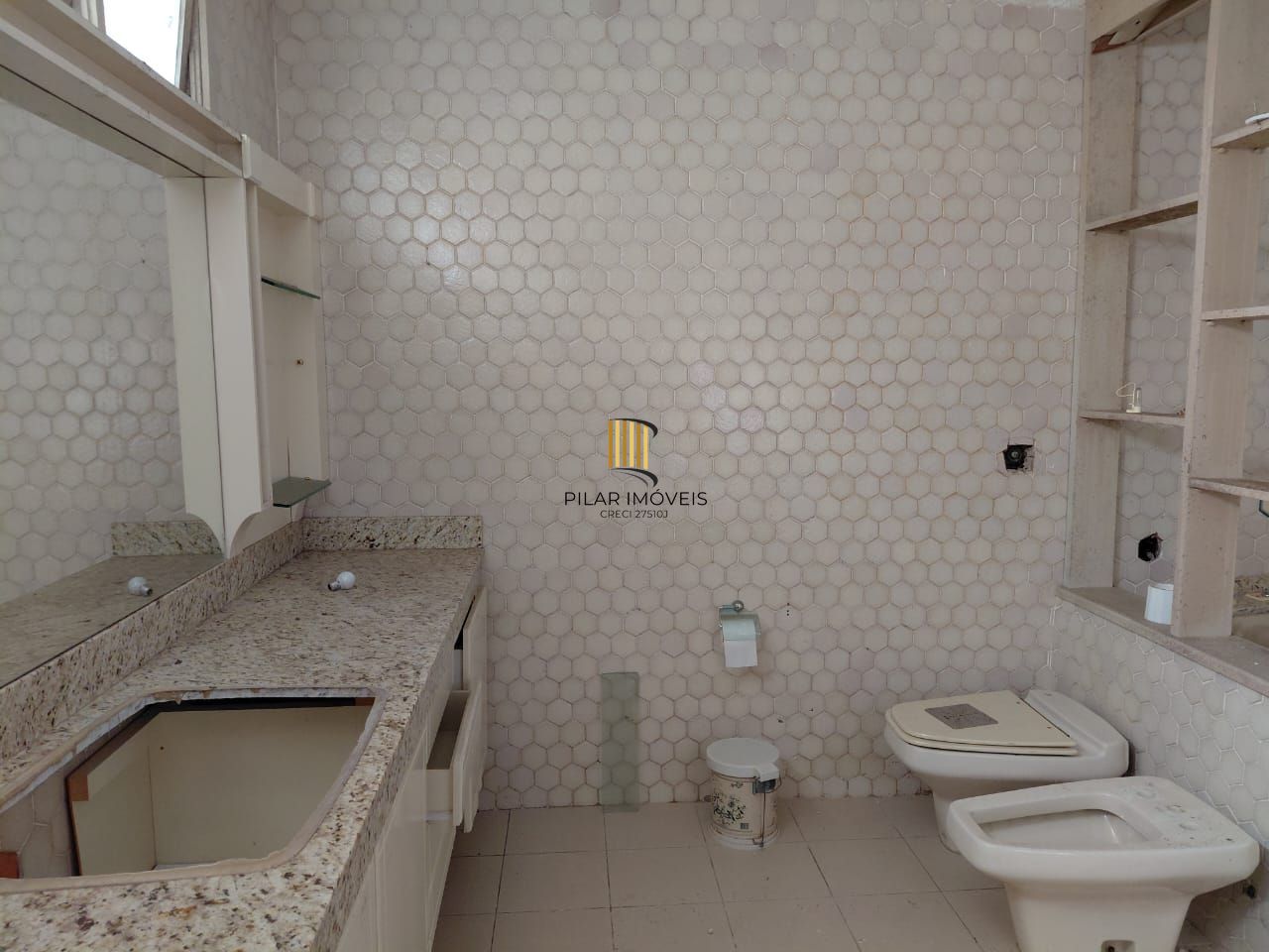Ampla casa com pátio Bairro Teresópolis