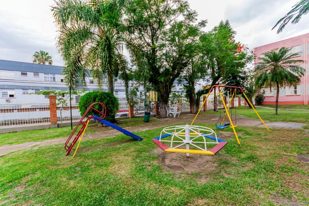 Apartamento 2 dormitórios e vaga rotativa.