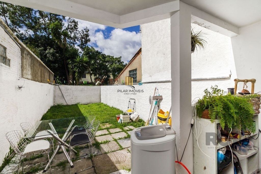 Casa de 117m² - 3 dormitórios e 1 vaga no bairro Hípica
