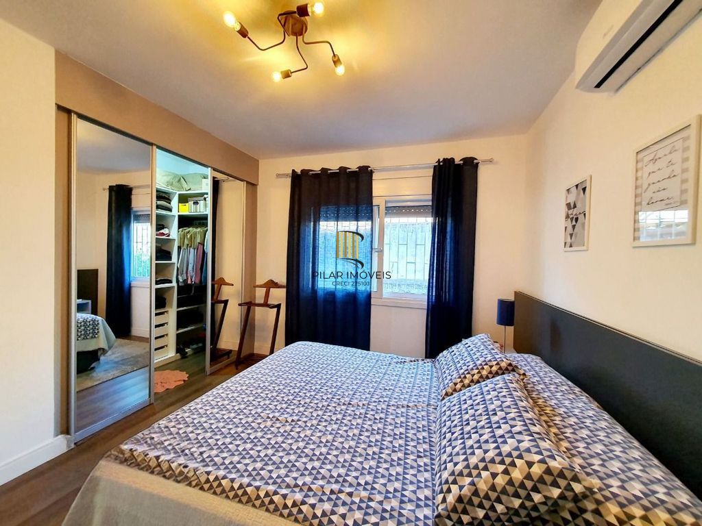 Casa de  3 dormsitorios no Bairro Camaquã - Porto Alegre