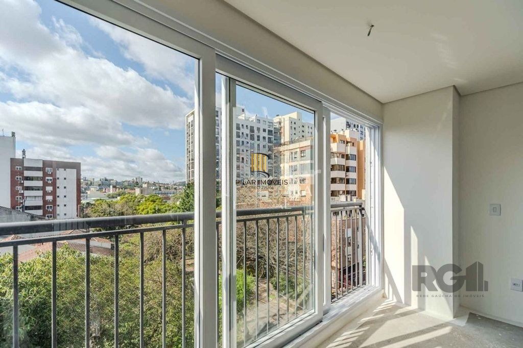 Apartamento de 2 dormitórios no bairro menino deus  