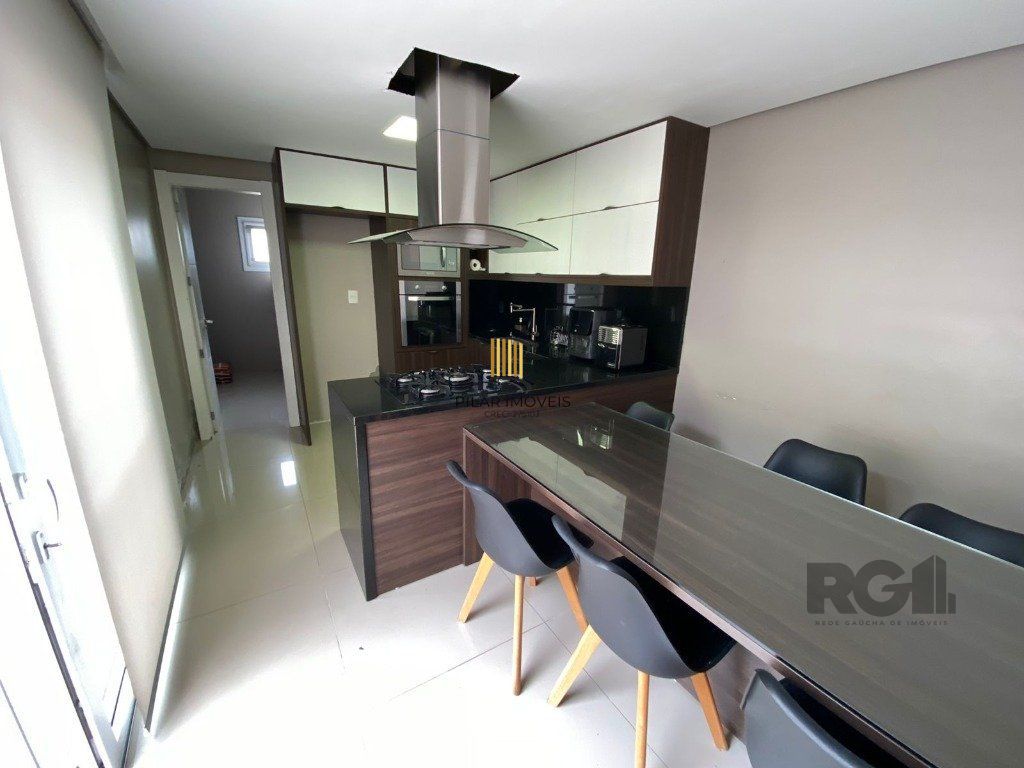 Casa 189m² - 3 suítes, piscina, 5 vagas no bairro Teresópolis