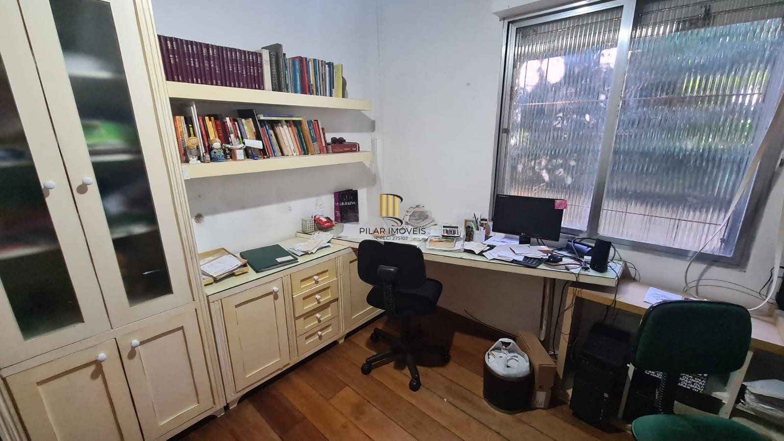 Casa com 4 dormitórios, 2 vagas e 300m² á venda