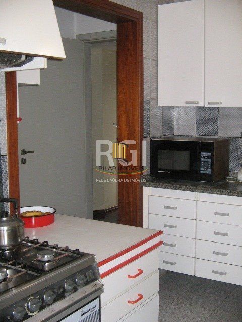 Casa para Venda - 260m², 3 dormitórios, sendo 1 suites, 7 vagas - Nonoai