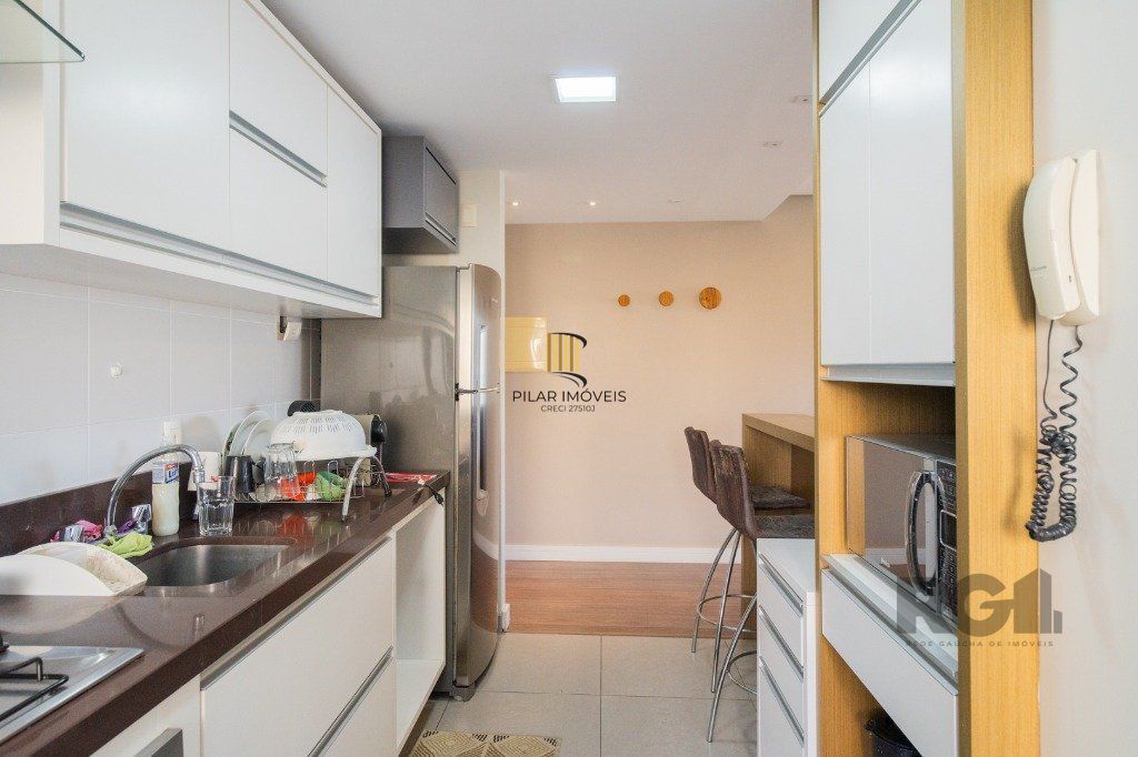 Apartamento de 2 dormitórios com 1 vaga no bairro Teresópolis