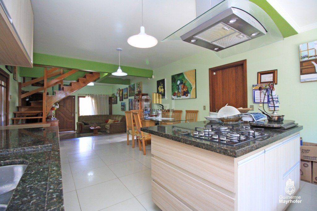 Casa para Venda - 240m², 4 dormitórios, sendo 3 suites, 6 vagas - Jardim Sabará