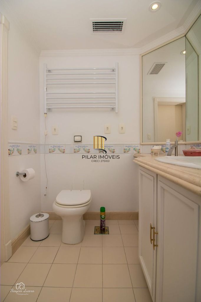 Cobertura para Venda - 412m², 4 dormitórios, sendo 3 suites, 2 vagas - Moinhos de Vento