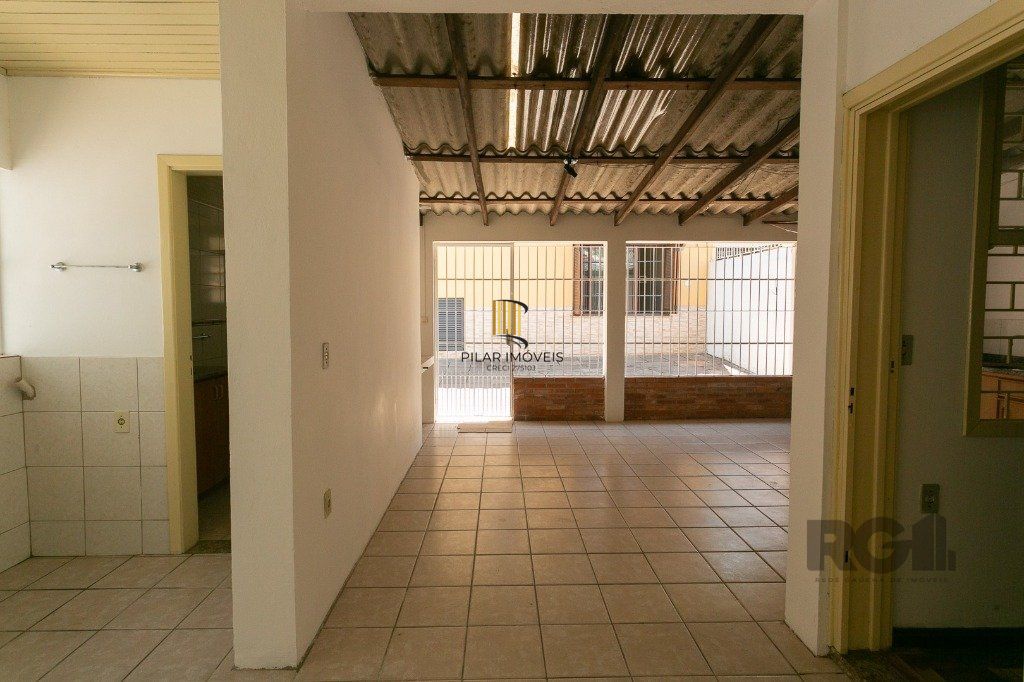 Casa com 5 dormitórios no bairro Jardim Carvalho