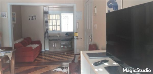 Apartamento 02 dormitórios, de frente Menino Deus