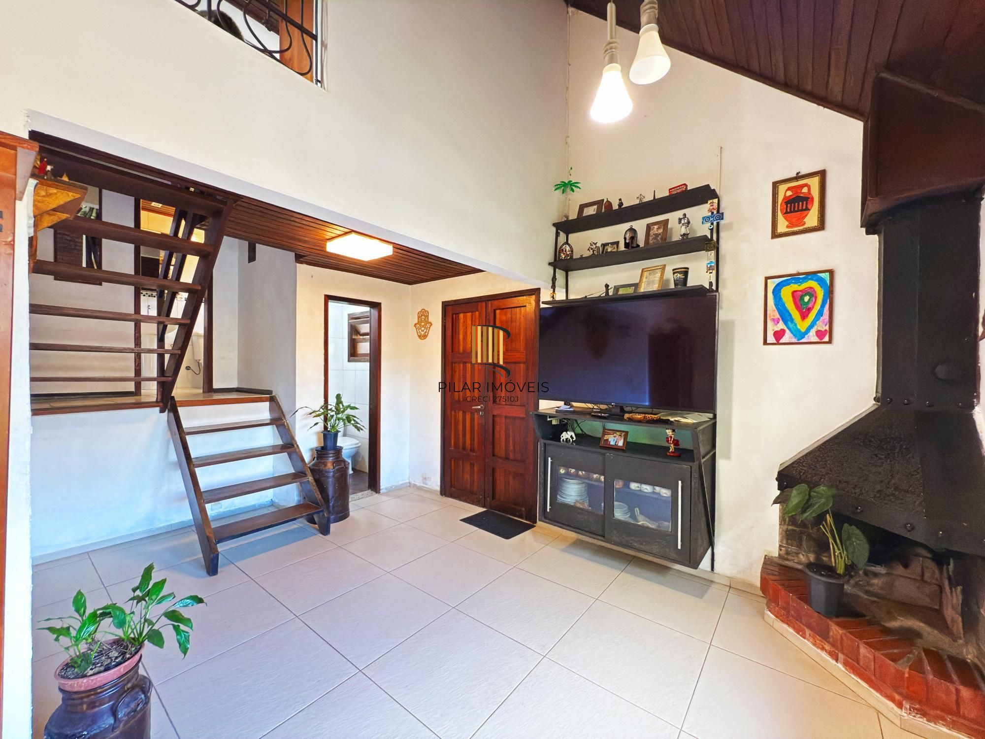 Casa residencial, 2 dormitórios no bairro Teresópolis