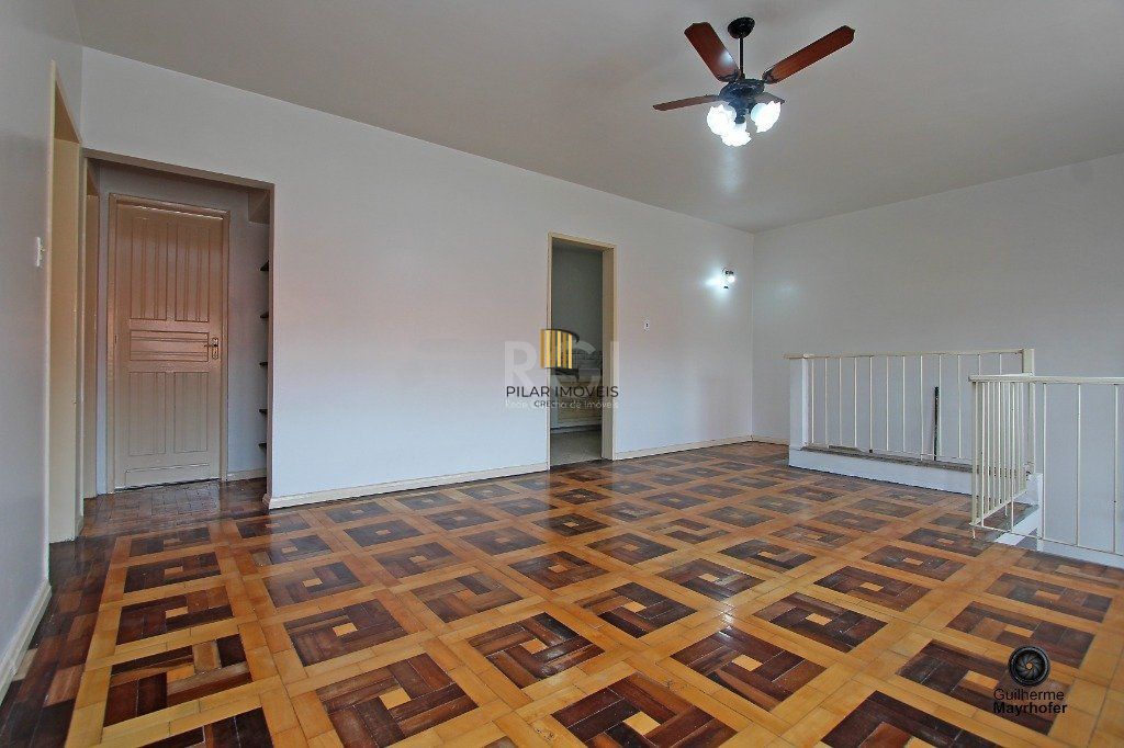 Casa para Venda - 233m², 4 dormitórios, 5 vagas - Nonoai