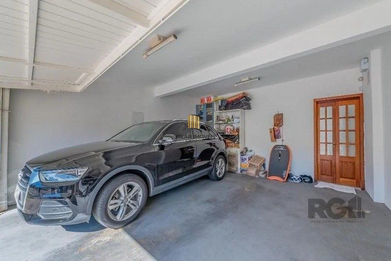 Casa 221m² - 3 dormitórios, 1 suíte, 4 vagas de garagem no bairro Vila Assunção