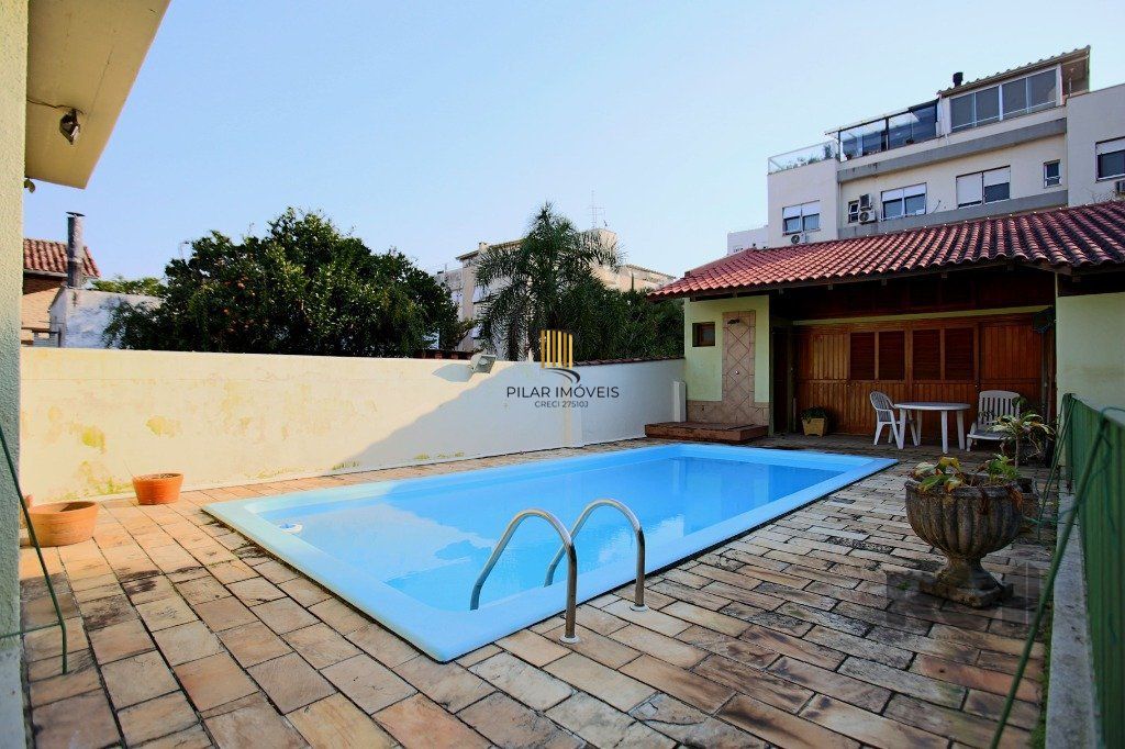Casa 3 dormitórios no bairro Jardim  Botânico