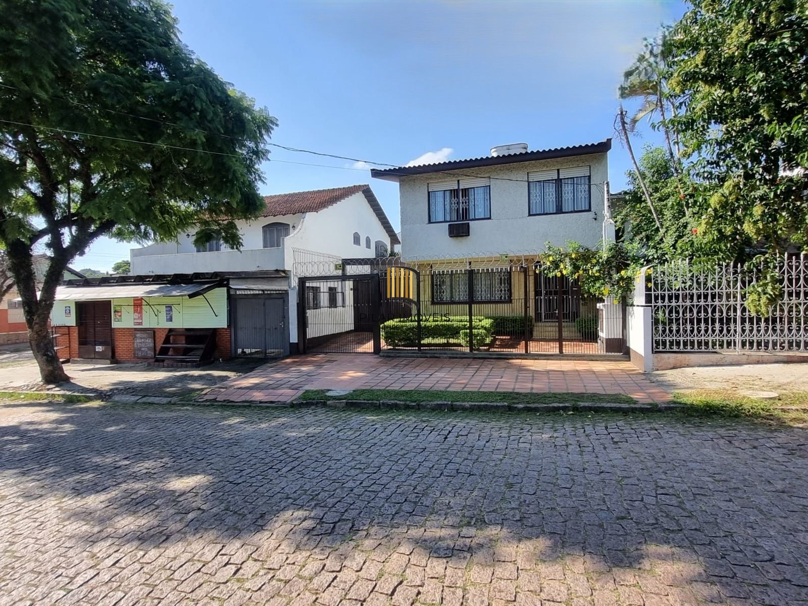 Casa 3 dormitórios no bairro Nonoai