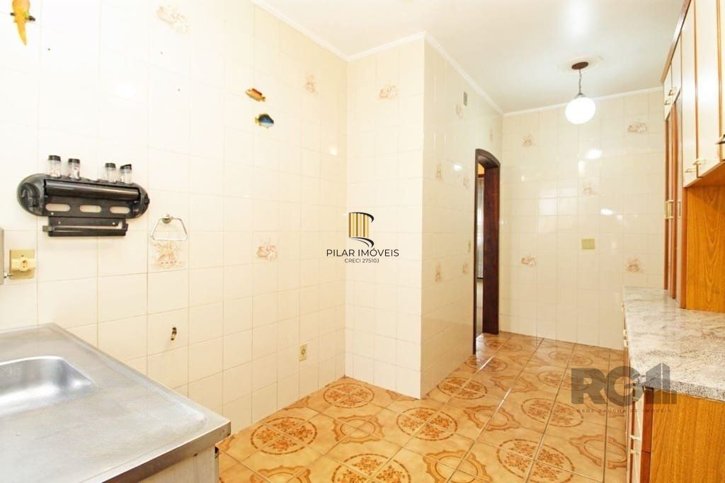 Excelente casa de 154m² com 3 dormitórios e 2 vagas.